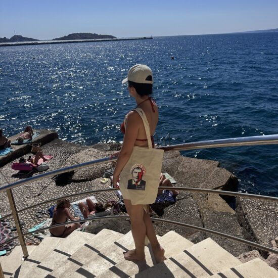 TOTE BAG imprimé dans les escaliers à la mer